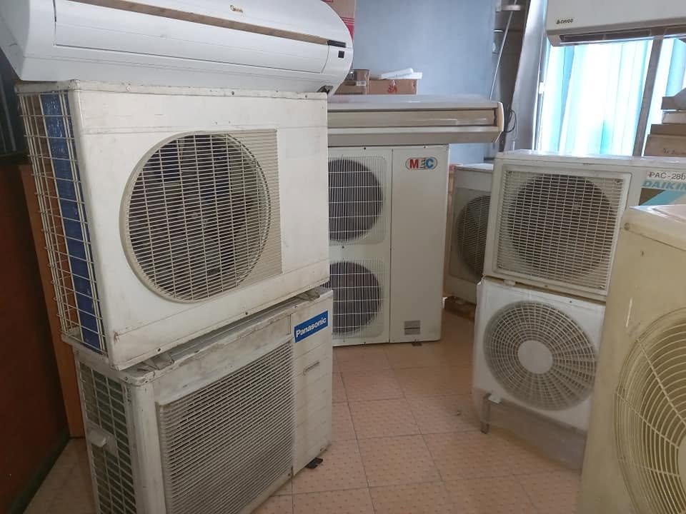 Industrial Rooftop Chiller Array